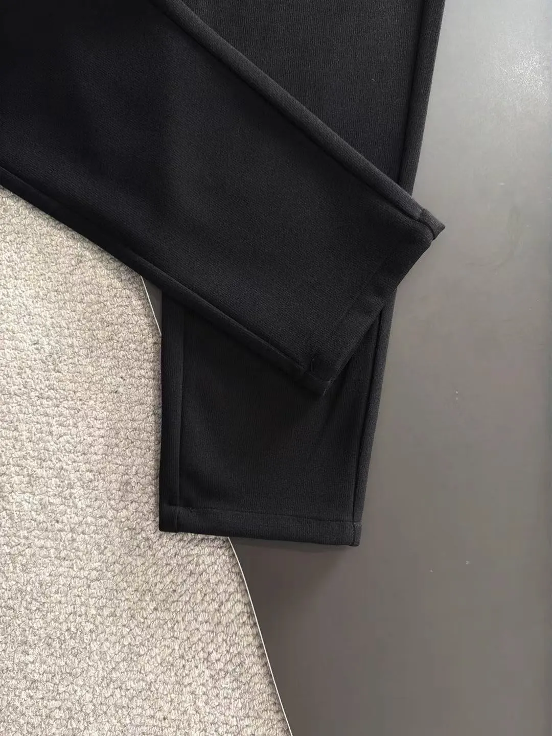 Next day shipping P360 Big Goose 2025 new autumn elastic band casual pants, thick counter-customized fabrics, high breathability and comfort, impeccable details, brand element design concept, reflecting high quality. It feels delicate and soft! It presents a casual cut and the upper body shape is great! Size: M-3XL